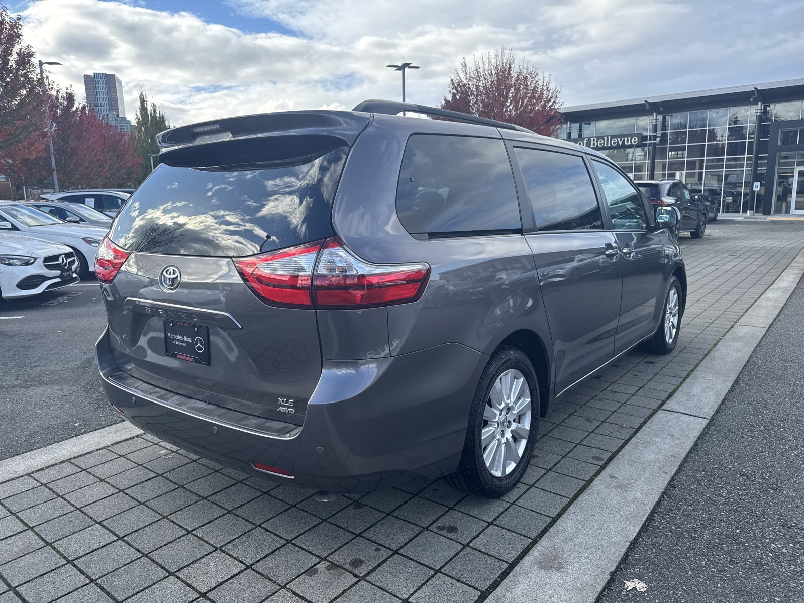 Used 2017 Toyota Sienna XLE w/ XLE Navigation Package AWD/4WD image 5