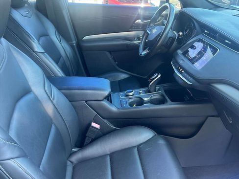 Used 2020 Cadillac XT4 Premium Luxury w/ Driver Awareness Package FWD image 8