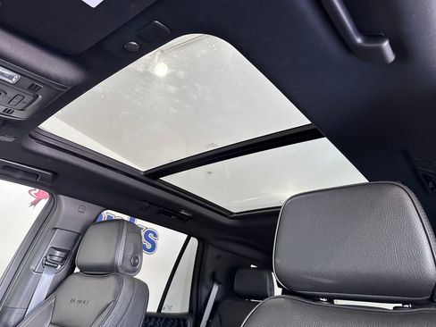 Certified 2024 GMC Yukon Denali AWD/4WD image 23