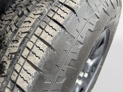 Used 2025 Jeep Wrangler Sport image 19