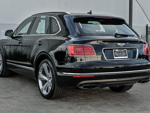 Used 2020 Bentley Bentayga AWD/4WD image 11
