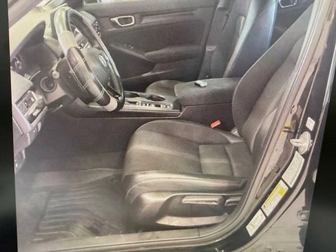 Used 2023 Honda Civic Sport image 8