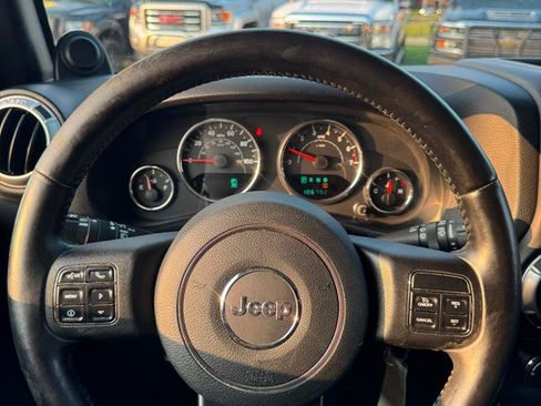 Used 2012 Jeep Wrangler Sahara w/ Connectivity Group AWD/4WD image 10