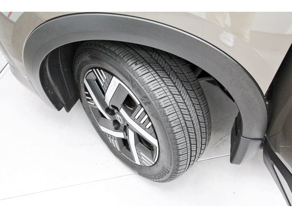 Used 2026 Nissan Kicks SV FWD image 7