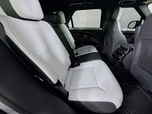 Used 2025 Land Rover Range Rover Sport Dynamic SE AWD/4WD image 29