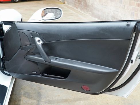 Used 2007 Chevrolet Corvette Coupe w/ Preferred Equipment Group RWD image 54