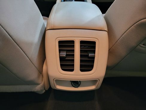 Used 2018 Ford Taurus SE image 20