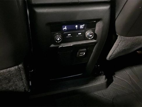 Certified 2023 Chevrolet Traverse RS w/ LPO, Floor Liner Package image 27