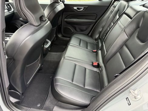 Used 2024 Volvo S60 B5 Core image 11