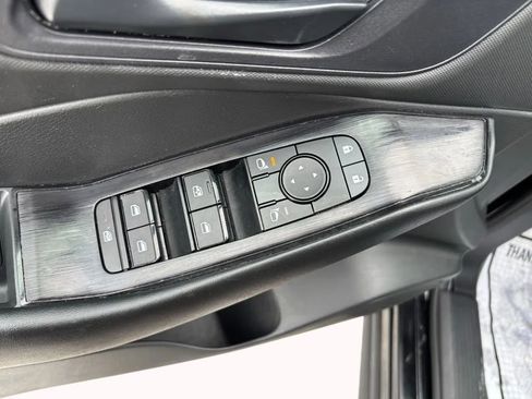 Used 2024 Nissan Rogue S image 19