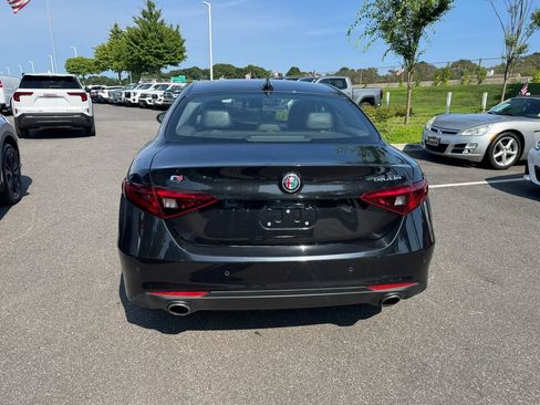 Used 2017 Alfa Romeo Giulia Ti w/ TI Lusso Package AWD/4WD image 5