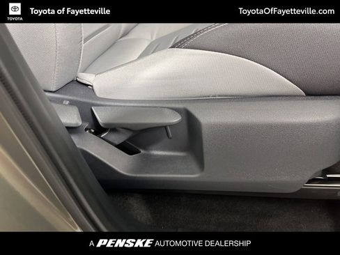 Certified 2025 Toyota Tacoma TRD Off-Road image 7