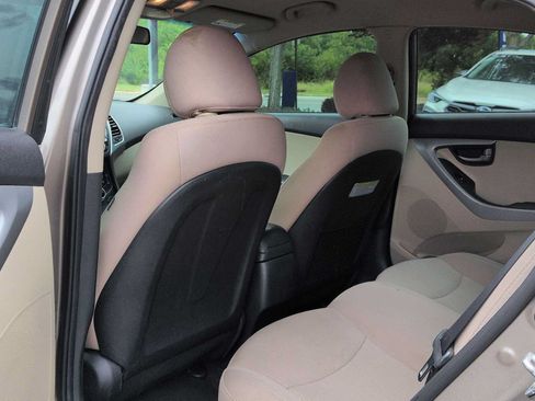 Used 2015 Hyundai Elantra SE FWD image 19