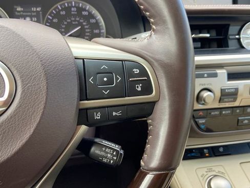 Used 2017 Lexus ES 350 w/ Navigation System Package FWD image 20