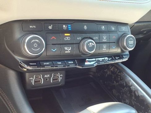 Used 2021 Dodge Durango R/T w/ Tow 'N Go Package AWD/4WD image 13