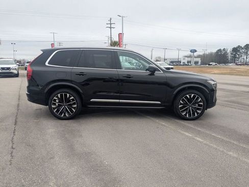 Used 2025 Volvo XC90 B6 Plus image 2