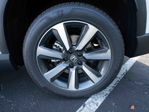 New 2025 Honda Pilot Touring image 30