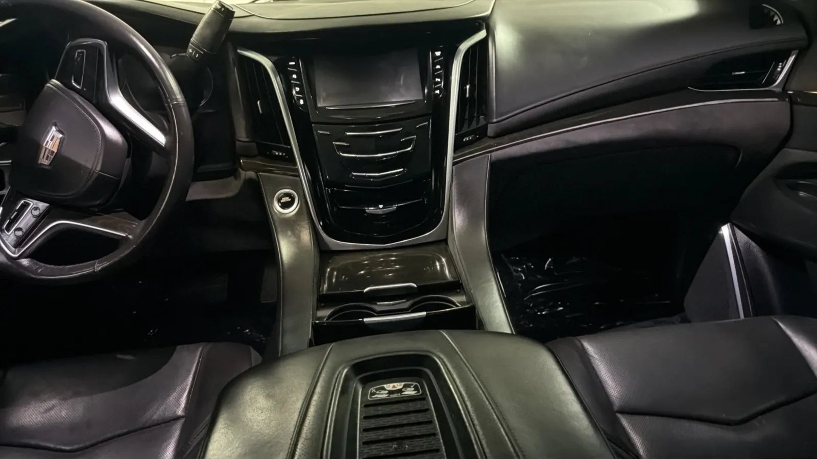 Used 2019 Cadillac Escalade Platinum RWD image 16