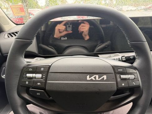 Used 2025 Kia K4 EX FWD image 14
