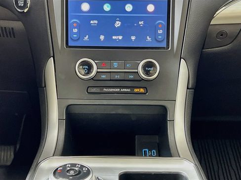 Certified 2022 Ford Edge SEL w/ Convenience Package AWD/4WD image 17