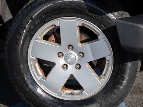 Used 2012 Jeep Wrangler Sahara w/ Dual Top Group image 19