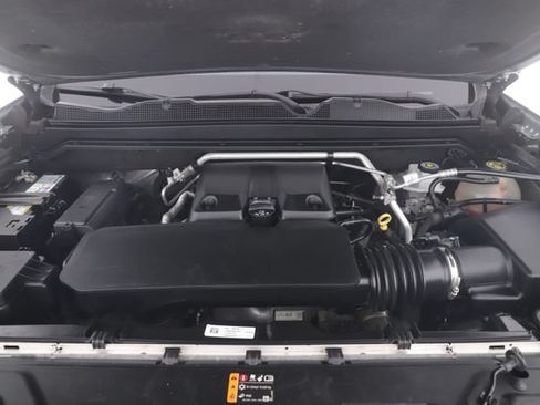 Used 2023 Chevrolet Colorado Z71 w/ Z71 Convenience Package 2 AWD/4WD image 15