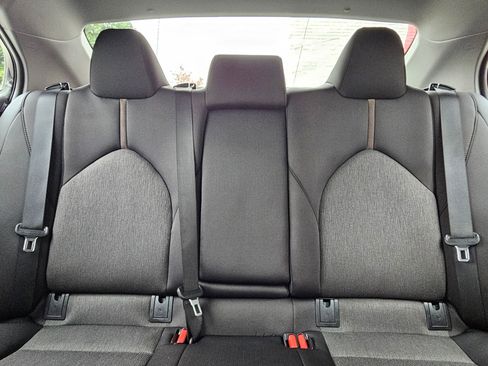 Used 2020 Toyota Camry LE image 25