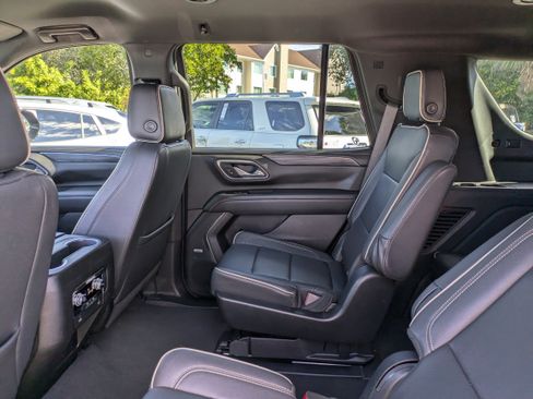 Used 2023 GMC Yukon SLT image 15