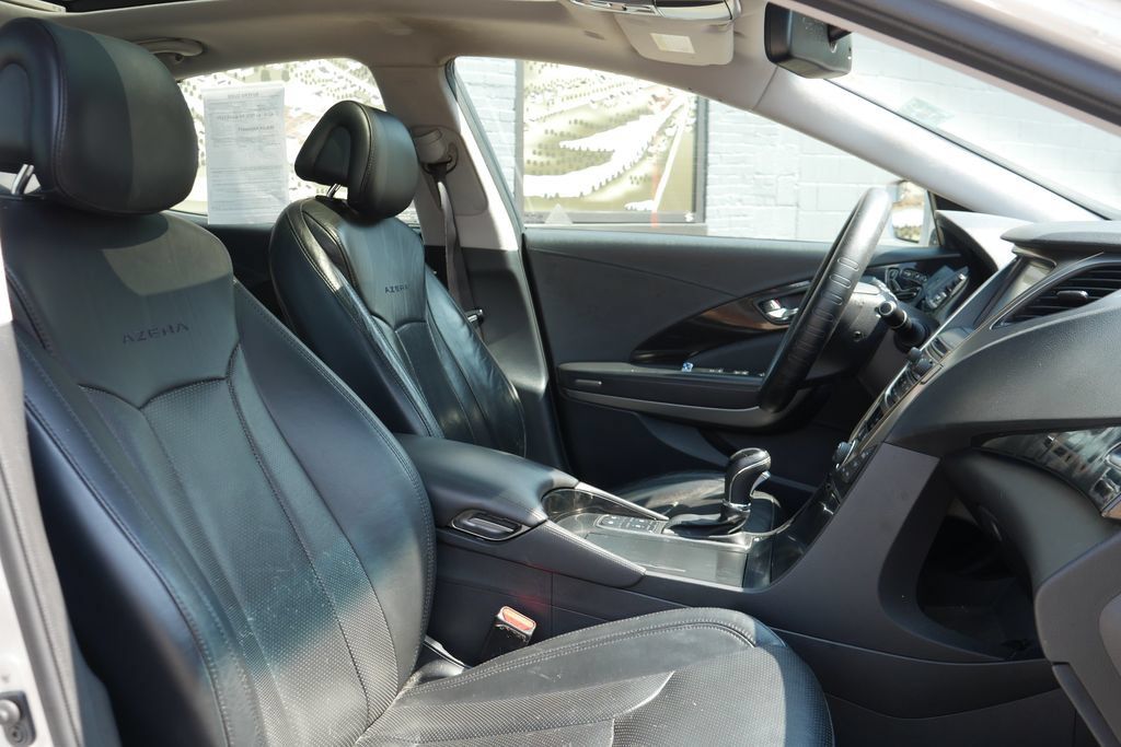 Used 2014 Hyundai Azera Limited w/ Option Group 02 FWD image 4