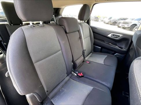 Used 2017 Nissan Pathfinder SV FWD image 22