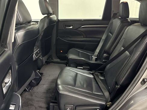 Used 2015 Toyota Highlander Limited Platinum image 25