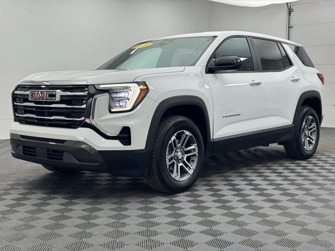 Used 2025 GMC Terrain Elevation image 2