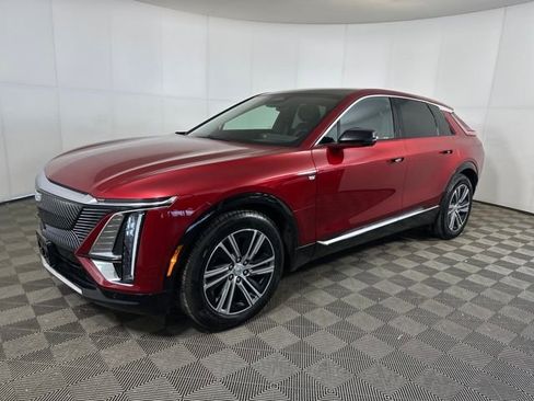 Used 2024 Cadillac Lyriq Luxury w/ LPO, Floor Liner Package image 7