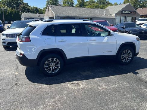 Used 2019 Jeep Cherokee Latitude Plus w/ Cold Weather Group AWD/4WD image 4