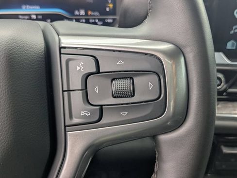 Used 2025 Chevrolet Silverado 2500 LTZ w/ LTZ Convenience Package AWD/4WD image 25