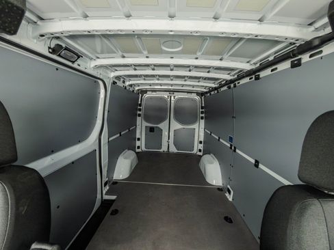 Used 2021 Mercedes-Benz Sprinter 2500 w/ Driver Convenience Package image 37