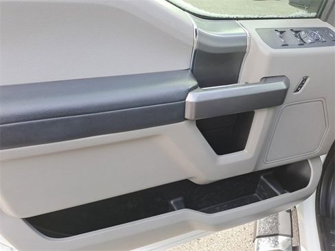 Used 2019 Ford F250 XLT w/ XLT Premium Package image 15