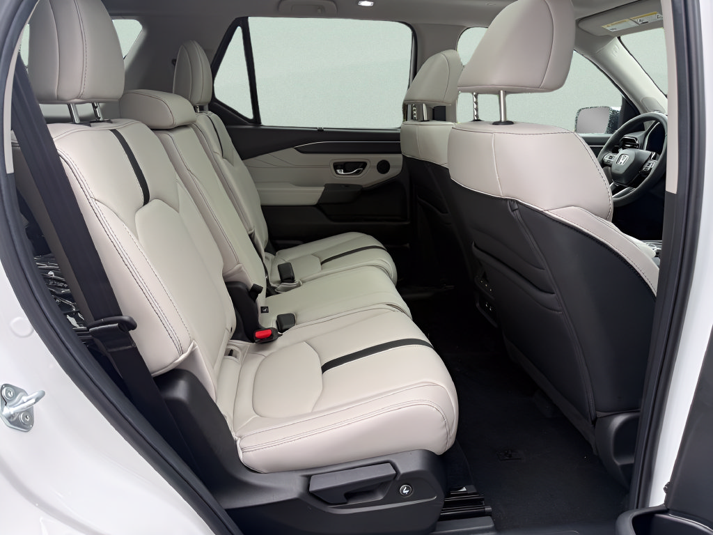 New 2026 Honda Pilot Touring image 14