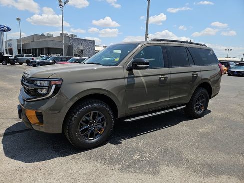 New 2027 Ford Expedition Tremor w/ Driver's Package AWD/4WD image 5