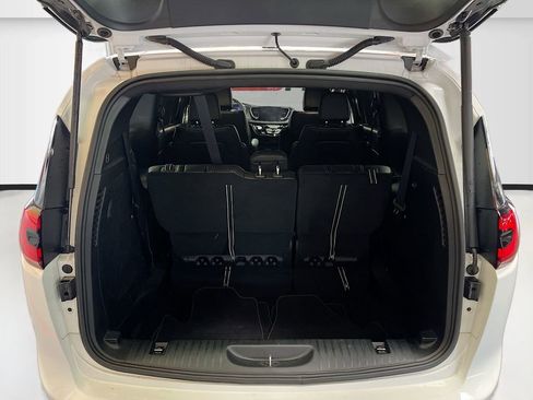 Used 2026 Chrysler Pacifica Select FWD image 25