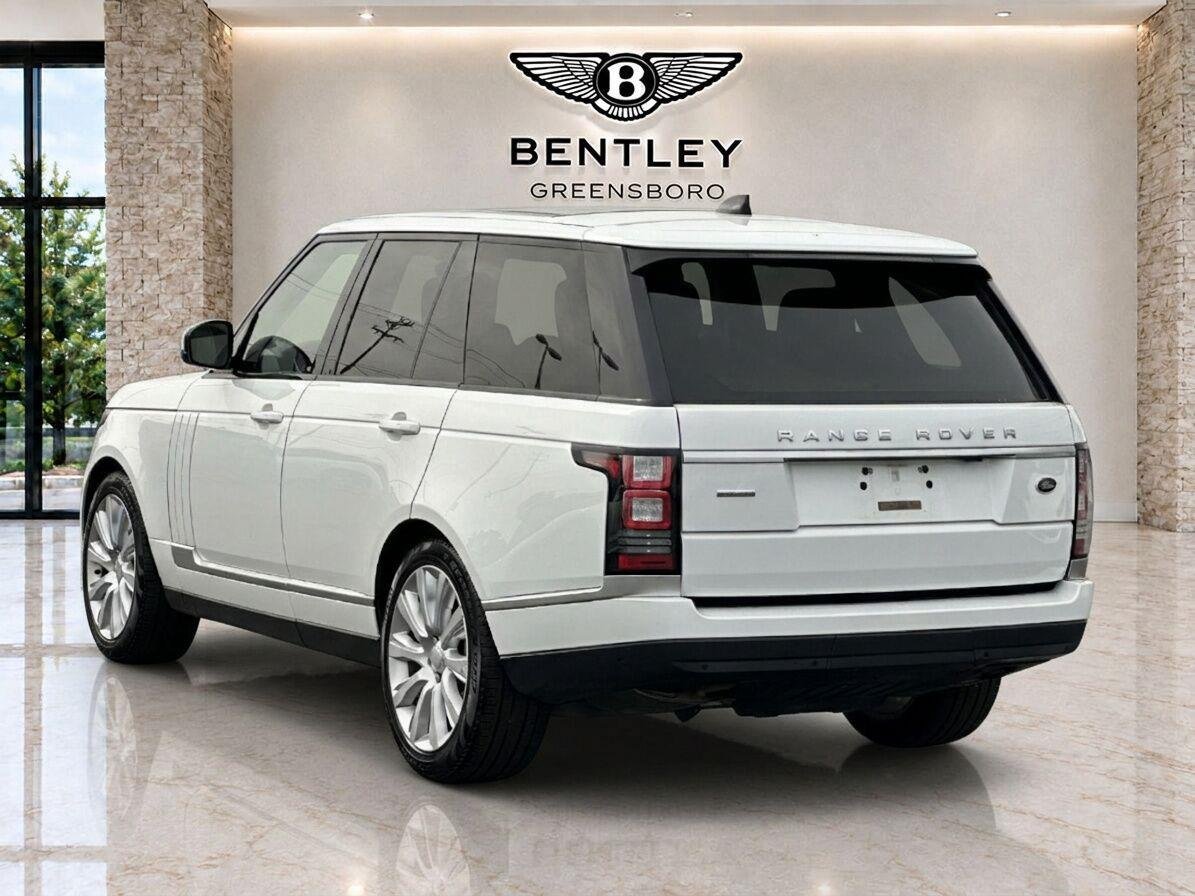 Used 2017 Land Rover Range Rover Supercharged AWD/4WD image 3