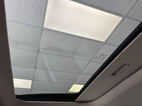 Used 2013 Jeep Grand Cherokee Limited w/ Luxury Group II image 20