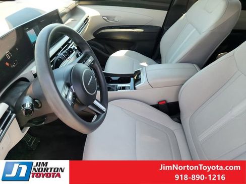 Used 2025 Hyundai Tucson SEL image 14