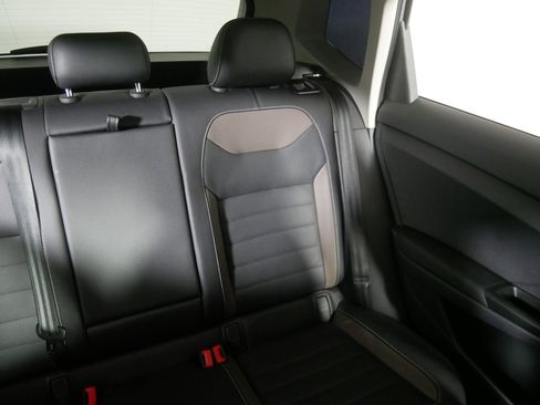 Used 2022 Volkswagen Taos SEL image 14