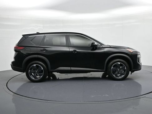 Used 2024 Nissan Rogue SV AWD/4WD image 5