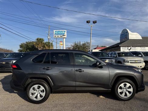 Used 2019 Toyota RAV4 LE image 10