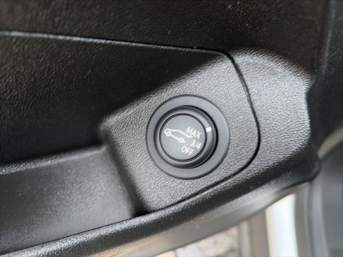 Certified 2021 GMC Terrain SLT image 12