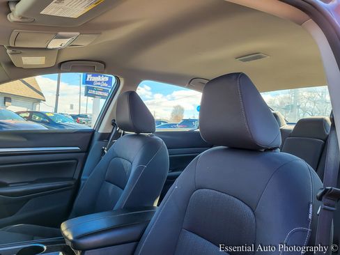 Used 2023 Nissan Altima 2.5 SV image 9