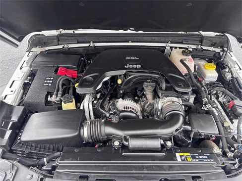 Used 2018 Jeep Wrangler Unlimited Sport S image 29