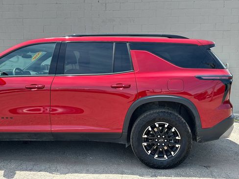 Used 2024 Chevrolet Traverse Z71 AWD/4WD image 4